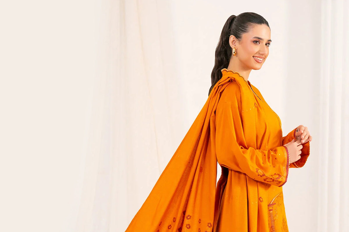 How to Spot Original Branded Women's Clothing in Pakistan (QR Verification & Care Tips)