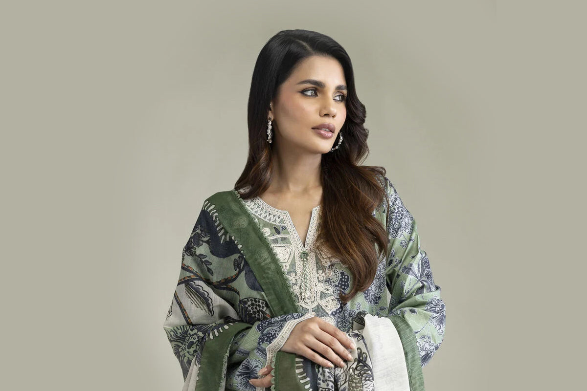 How to look stylish yet sober for Office wearing by wearing Lawns, Khaddar, Linen